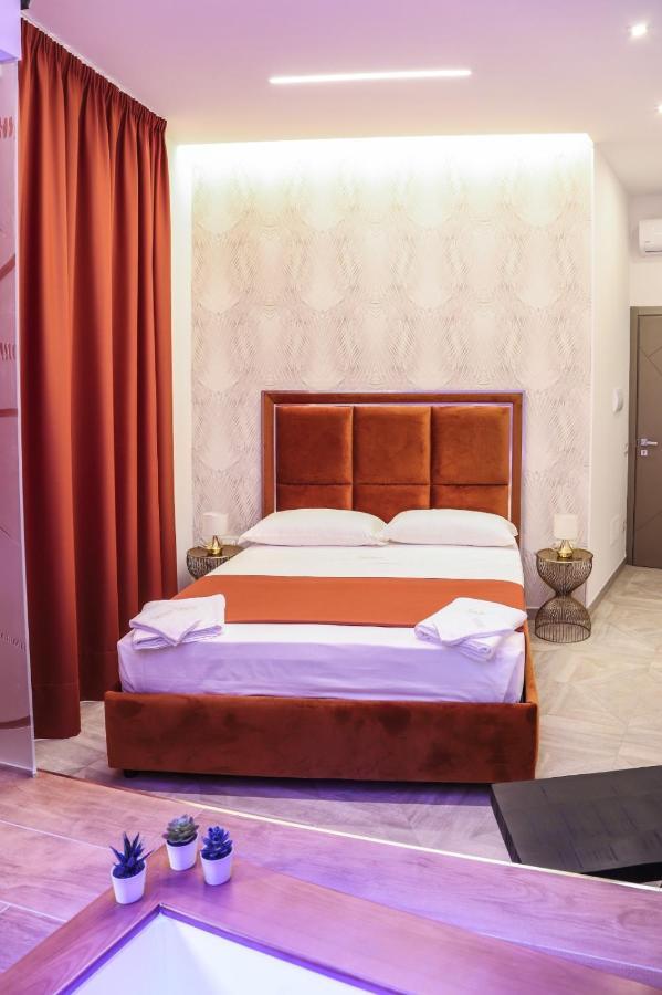 Twin Towers Naples Luxury Bed & Breakfast ภายนอก รูปภาพ