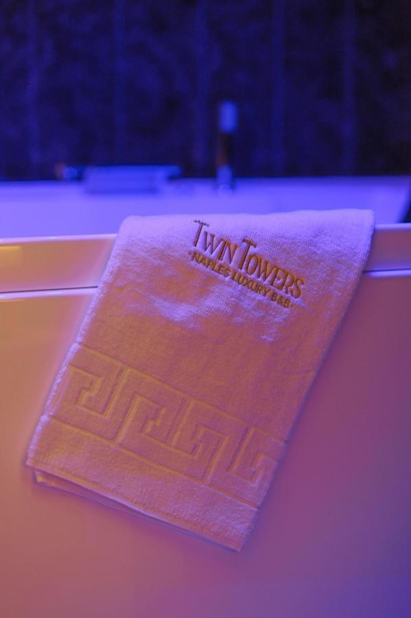Twin Towers Naples Luxury Bed & Breakfast ภายนอก รูปภาพ