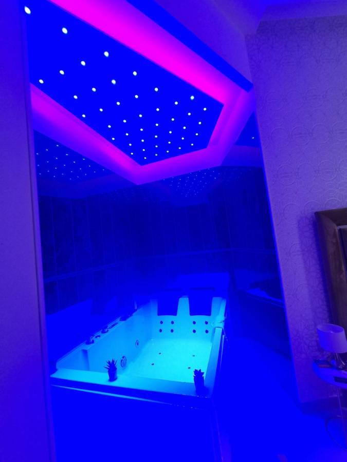 Twin Towers Naples Luxury Bed & Breakfast ภายนอก รูปภาพ