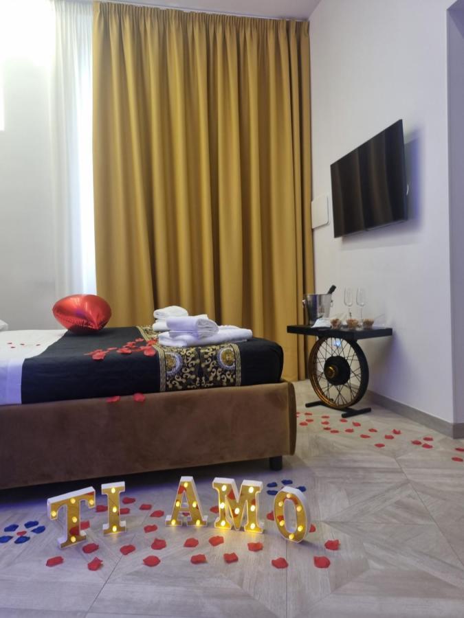 Twin Towers Naples Luxury Bed & Breakfast ภายนอก รูปภาพ