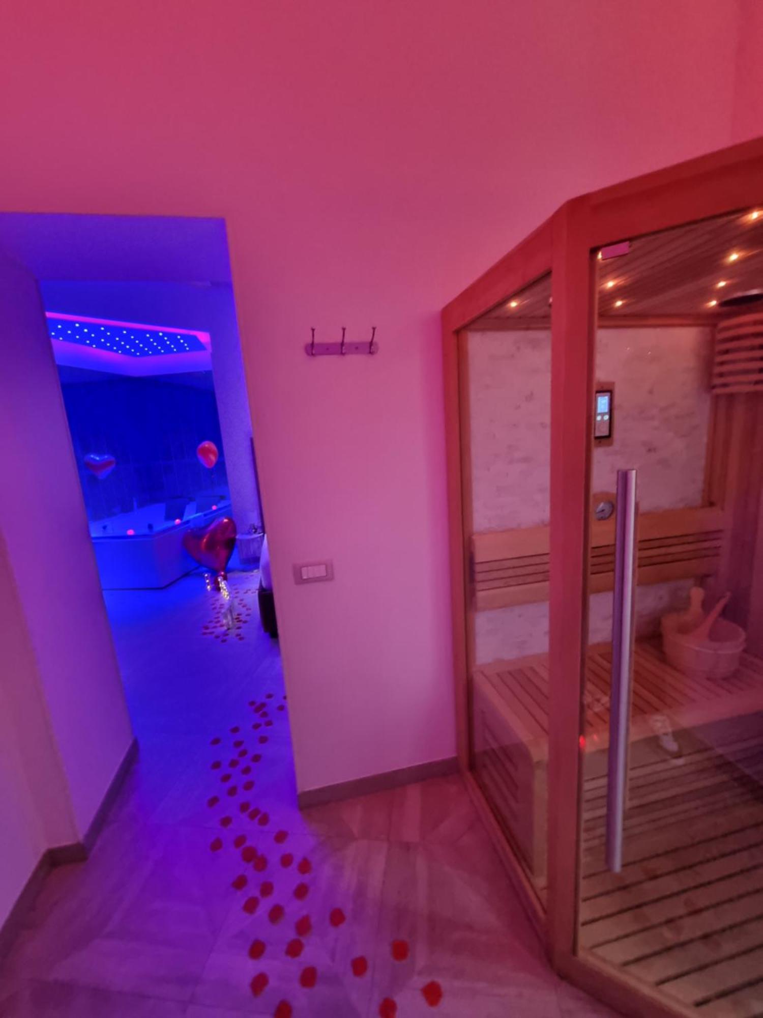 Twin Towers Naples Luxury Bed & Breakfast ภายนอก รูปภาพ