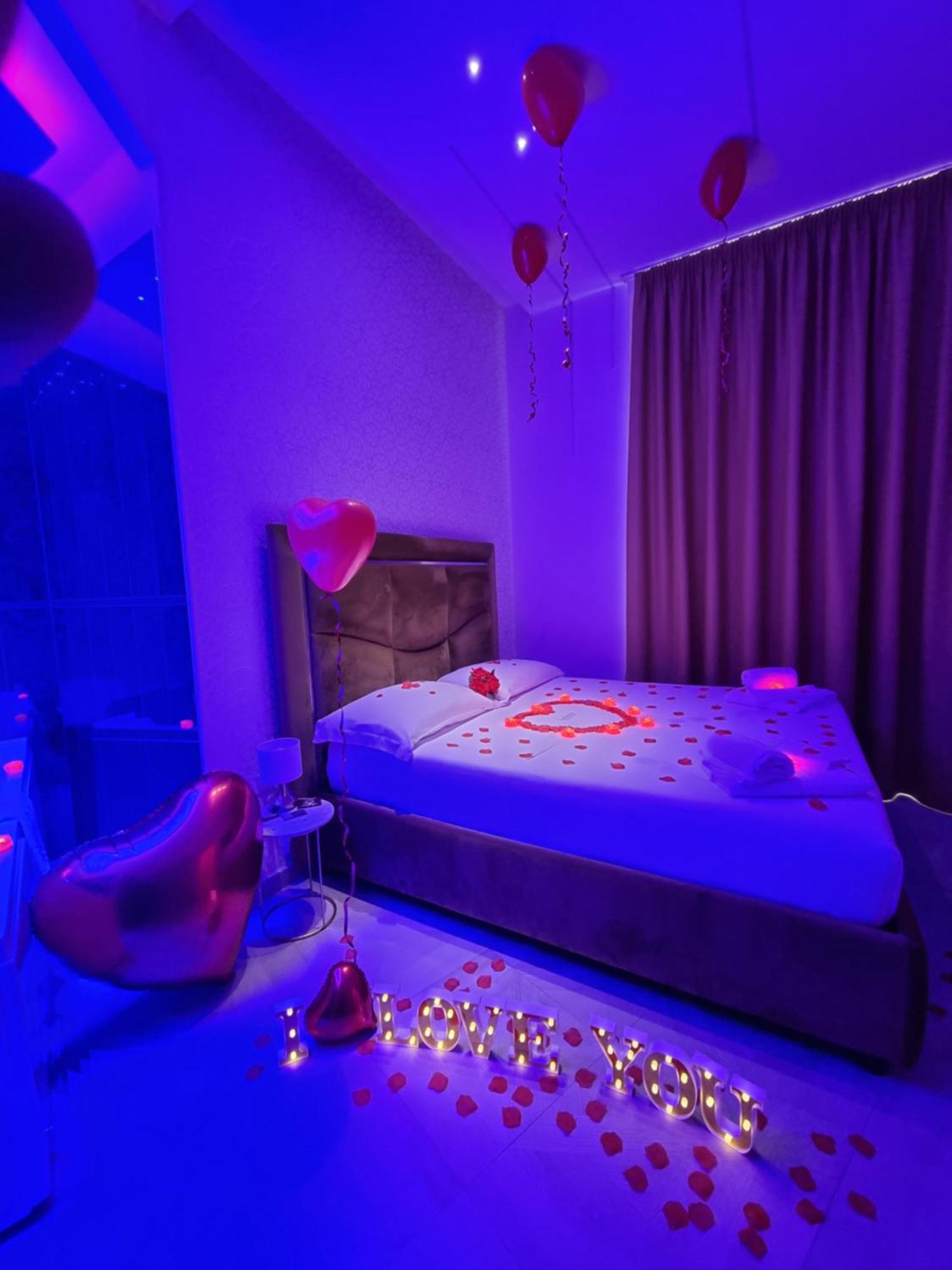Twin Towers Naples Luxury Bed & Breakfast ภายนอก รูปภาพ