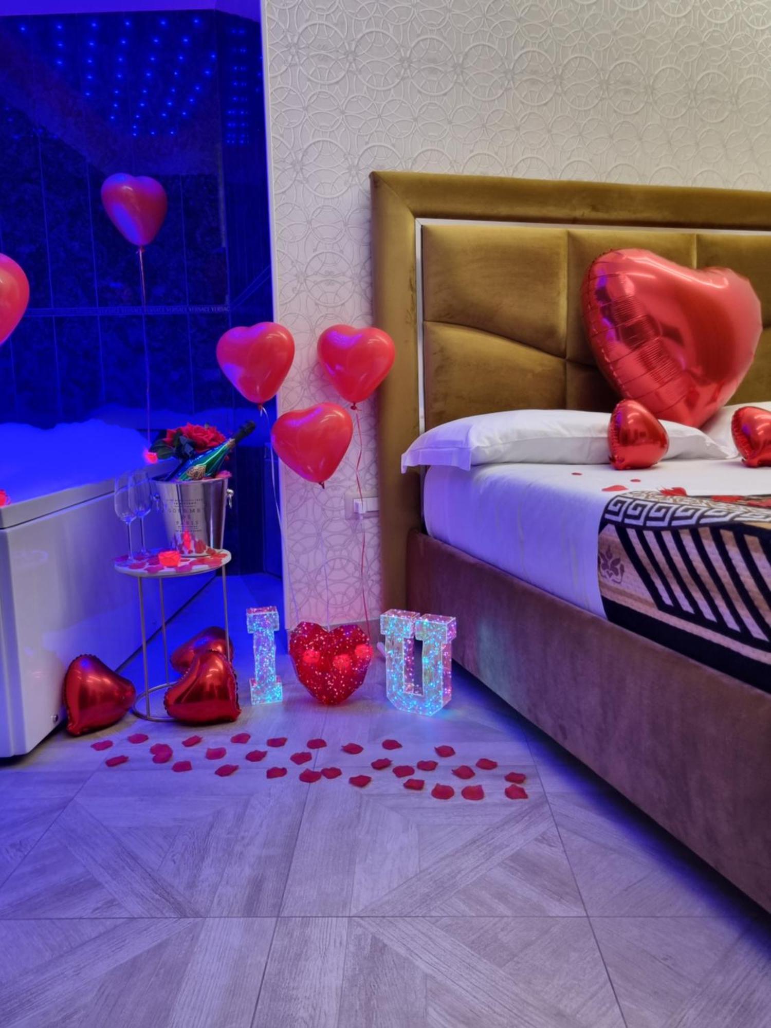 Twin Towers Naples Luxury Bed & Breakfast ภายนอก รูปภาพ