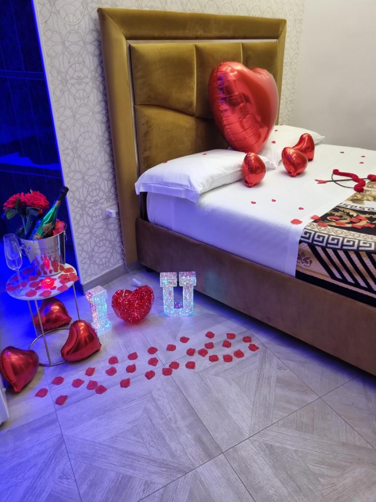 Twin Towers Naples Luxury Bed & Breakfast ภายนอก รูปภาพ